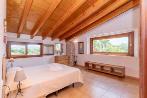Posteľ alebo postele v izbe v ubytovaní Villa Cal Beato by Sealand Villas