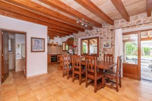 Kuchyňa alebo kuchynka v ubytovaní Villa Cal Beato by Sealand Villas