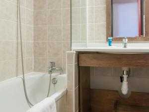 Ein Badezimmer in der Unterkunft Résidence Pierre & Vacances Le Quartz