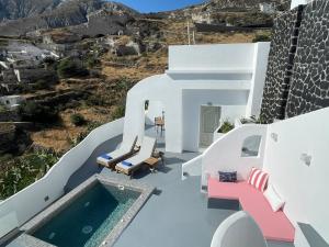 Piscina di Solo Sole Suites Santorini o nelle vicinanze