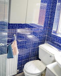 Bilik mandi di Rent Entire Calmhaven Apartment +60 gambar