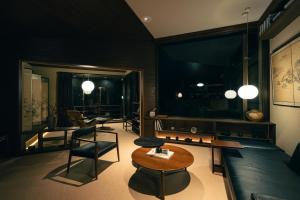 AKNOT hakone 大涌谷を望むモダニズム建築 東京から90分にあるシーティングエリア