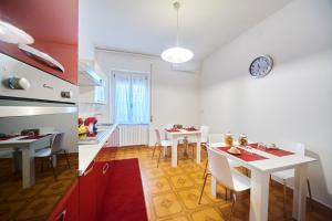 Kuchyň nebo kuchyňský kout v ubytování Tidu's home B&B