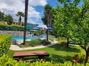Bazén v ubytovaní Holiday home in Lovran 15113 alebo v jeho blízkosti