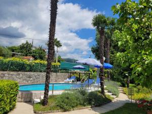 Bazén v ubytovaní Holiday home in Lovran 15113 alebo v jeho blízkosti