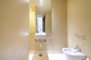 Koupelna v ubytování GuestReady - Time Out 106