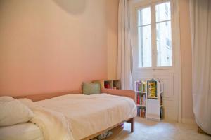Letto o letti in una camera di Luxury Apt Paris 7 Invalides Tour Eiffel