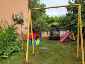 Herní místnost nebo prostor pro děti v ubytování Apartment Valbandon, Istia 2
