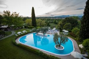Bazén v ubytování Hotel Porta Del Sole nebo v jeho okolí