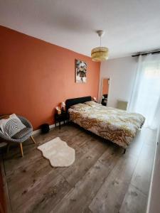 Postel nebo postele na pokoji v ubytování Le Pradet Cosy Beach Apartment, proximité plage à pied