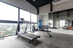 Fitness centrum a/nebo fitness zařízení v ubytování New 2 Bedroom Apartment In Las Lomas
