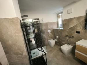 Koupelna v ubytování SWEET HOME + 41 fotografií