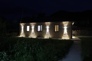 Afbeelding uit fotogalerij van VS guest house in Sanain +15 foto's