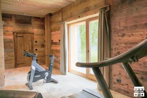 Fitness centrum a/nebo fitness zařízení v ubytování CHALET ANTICO LEGNO by Design Studio