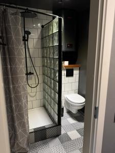 Bagno di Little green studio in Maardu