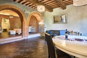 A bathroom at Borgo San Giusto