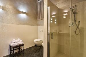 A bathroom at Borgo San Giusto