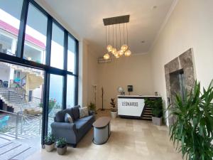 Posezení v ubytování Hotel Leonardo