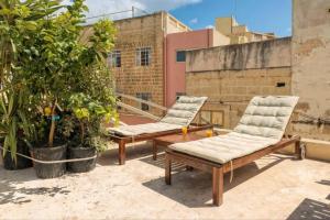 Gallery image of Authentic 1st FL apartment at the 3 cities Marina in Cospicua