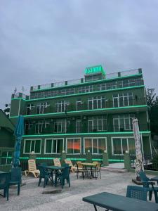 El edificio en el que está la posada