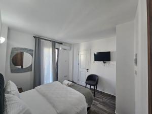 Foto dalla galleria di Cyprus Harbour Suites a Kyrenia Altre 26 foto