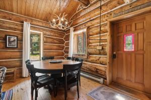 Fotografie z fotogalerie ubytování Apres Chalet v destinaci Columbia Falls