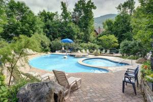 Πισίνα στο ή κοντά στο Manoirs-Luxury Golf - 1KM to Mont-Tremblant with AC