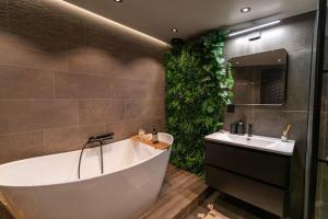 Et badeværelse på Oceanfront Cabin