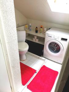 ภาพในคลังภาพของ Privat Zimmer in Zwei-Zimmer-Wohnung als 2er WG ในโคโลญ