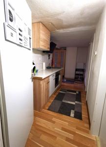 ภาพในคลังภาพของ Privat Zimmer in Zwei-Zimmer-Wohnung als 2er WG ในโคโลญ