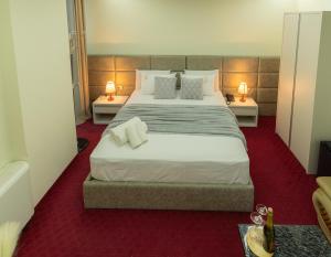 Alko Hotel Shkoder客房内的一张或多张床位
