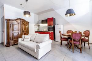 Kuchyň nebo kuchyňský kout v ubytování Santa Chiara Apartment - Self Check-in H24 - Wi-Fi veloce - Vicino al centro