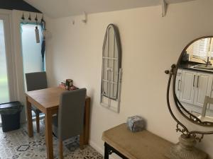 Imagem da galeria de Private apartment with en-suite em Bournemouth