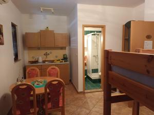 Kuchyňa alebo kuchynka v ubytovaní Apartments Meerzeit