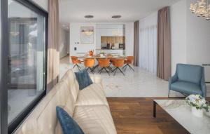 Khu vực ghế ngồi tại Contemporary Villa Luxor