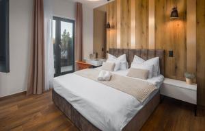 Giường trong phòng chung tại Contemporary Villa Luxor +23 ảnh