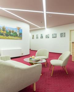 Alko Hotel Shkoder的休息区