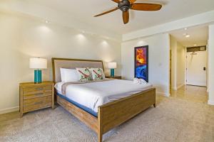 Postel nebo postele na pokoji v ubytování Spacious Lanai Retreat, Kapalua Maui