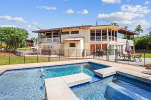 Bazén v ubytování Holomakani Retreat, Your Ohana nebo v jeho okolí