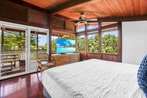 Postel nebo postele na pokoji v ubytování Holomakani Retreat, Your Ohana + 60 fotografií