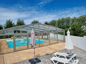 Bazén v ubytování Chalet Etxetxoa, de 1 à 4 personnes avec Climatisation, SPA, Terrain privé et Piscine nebo v jeho okolí