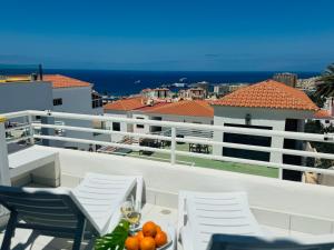Uma vista do mar geral ou uma vista do mar a partir do apartamento