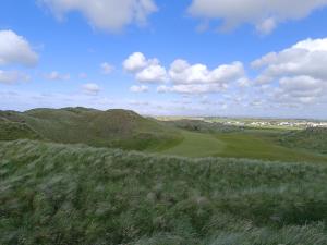 Imagine din galeria proprietății 4 Bed By The Sea în Enniscrone