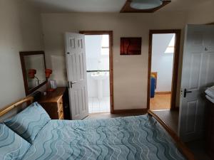 Imagine din galeria proprietății 4 Bed By The Sea în Enniscrone