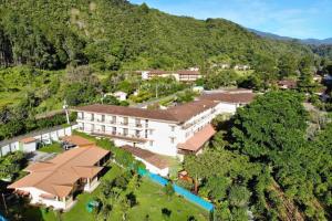 Nespecifikovaný výhled na hory nebo výhled na hory při pohledu z hotelu
