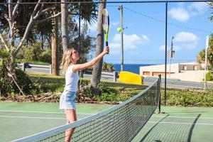 Tenis a/nebo squash v ubytování Beach Breakers Resort nebo okolí