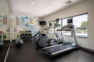 Fitness centrum a/nebo fitness zařízení v ubytování Best Western Premier Bryan College Station