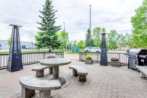 Fotografie z fotogalerie ubytování Super 8 by Wyndham Calgary Shawnessy Area v destinaci Calgary
