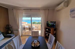 Μια τηλεόραση ή/και κέντρο ψυχαγωγίας στο Apartments by the sea Barbat, Rab - 21809