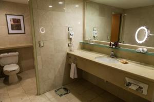 Koupelna v ubytování Marriott Tijuana Hotel
